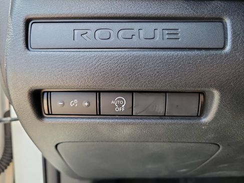 Used 2023 Nissan Rogue S FWD image 21
