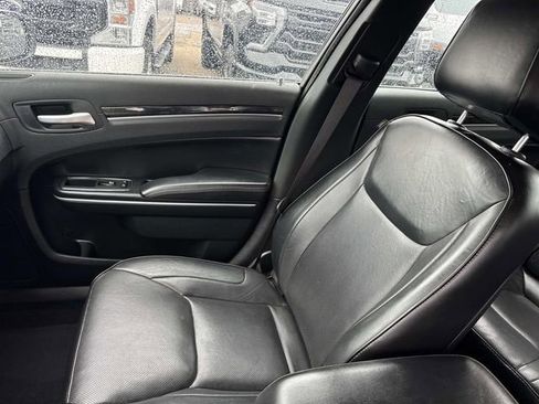 Used 2020 Chrysler 300 Limited RWD image 21