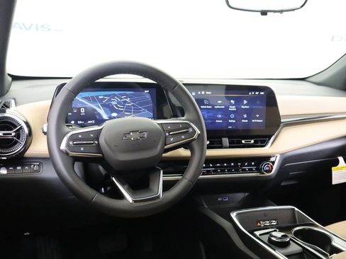 New 2026 Chevrolet Equinox ACTIV AWD/4WD image 17