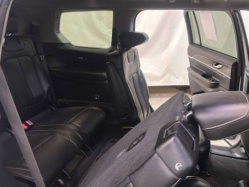 Used 2022 Jeep Grand Cherokee L Limited w/ Black Appearance Package image 32