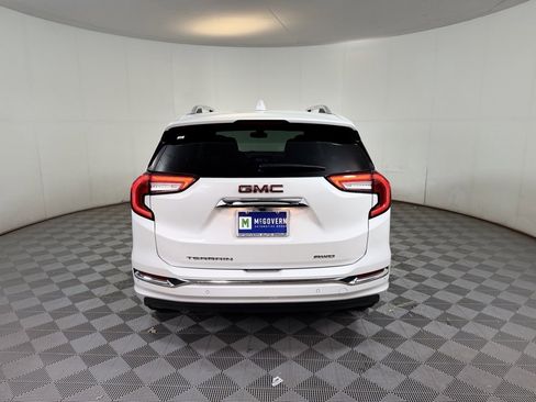 Used 2022 GMC Terrain Denali image 5