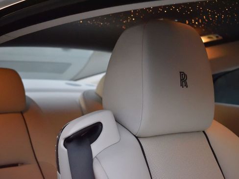 Used 2016 Rolls-Royce Wraith RWD image 26