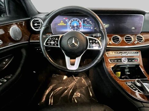 Used 2020 Mercedes-Benz E 350 4MATIC Sedan image 6