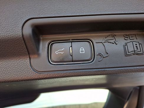 Certified 2022 Ford Explorer XLT w/ Class IV Trailer Tow Package image 30