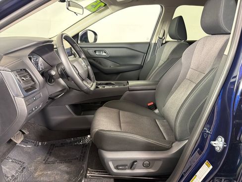 Used 2025 Nissan Rogue SV FWD image 19
