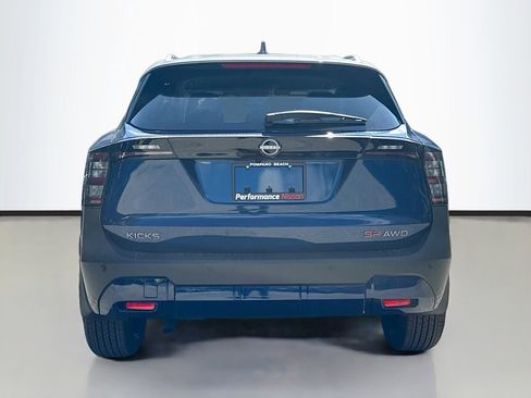 New 2025 Nissan Kicks SR image 7
