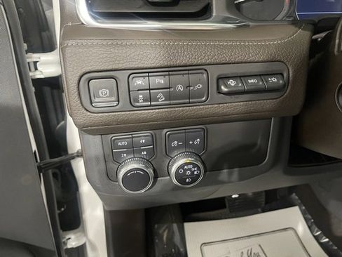 Used 2021 GMC Yukon Denali image 12