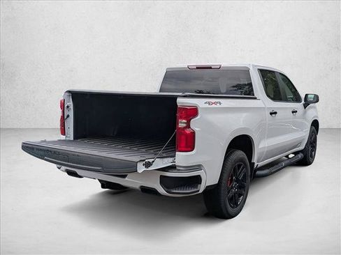 Used 2023 Chevrolet Silverado 1500 RST w/ Redline Edition AWD/4WD image 5