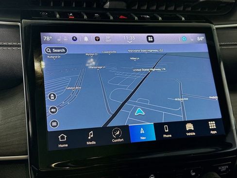 Used 2023 Jeep Grand Cherokee Limited w/ Black Appearance Package image 6