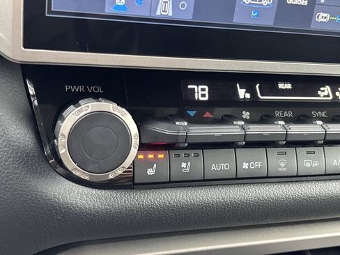 Used 2023 Toyota Sequoia Limited image 40