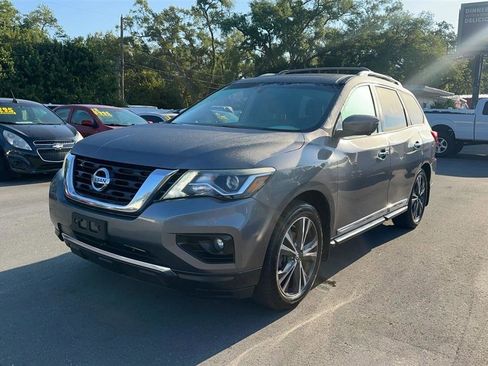 Used 2017 Nissan Pathfinder Platinum w/ Family Entertainment Package image 30