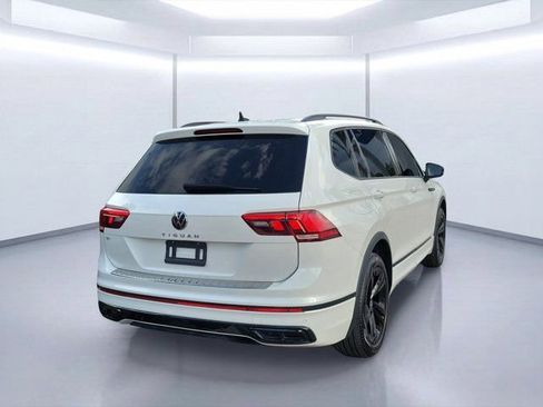 Used 2023 Volkswagen Tiguan SE R-Line FWD image 4