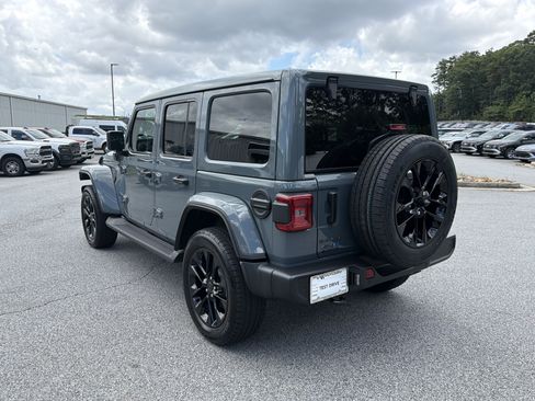 Used 2025 Jeep Wrangler Unlimited Sahara w/ Safety Group AWD/4WD image 6
