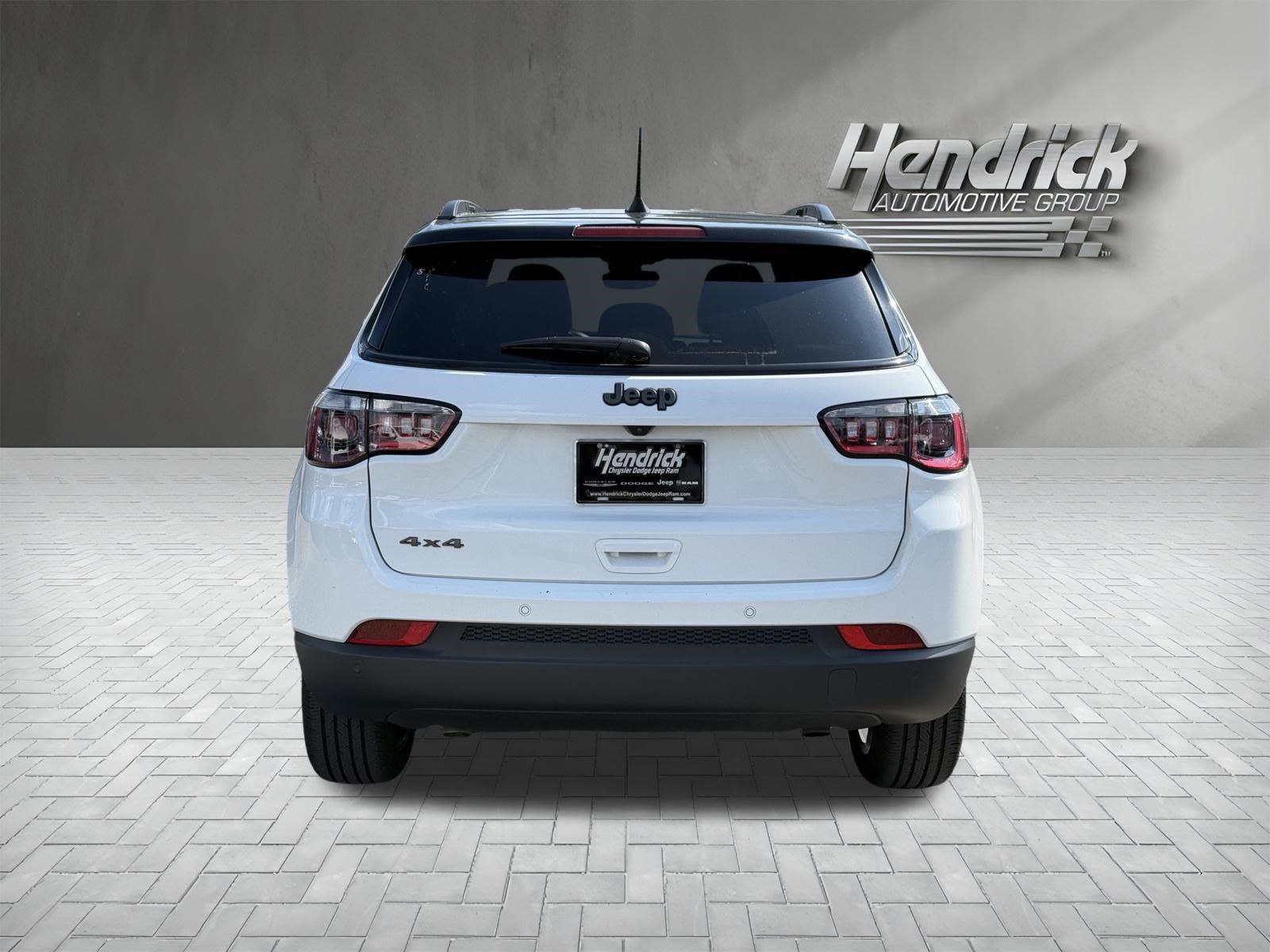 Used 2026 Jeep Compass Limited AWD/4WD image 9