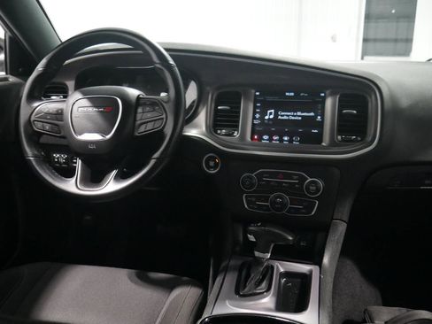 Used 2022 Dodge Charger SXT w/ Blacktop Package image 18