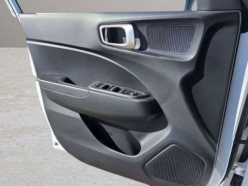 New 2026 Hyundai Venue SE image 16