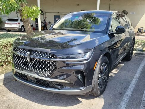 Certified 2024 Lincoln Nautilus Premier AWD/4WD image 3
