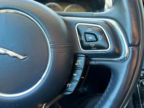 Used 2011 Jaguar XJ L image 23