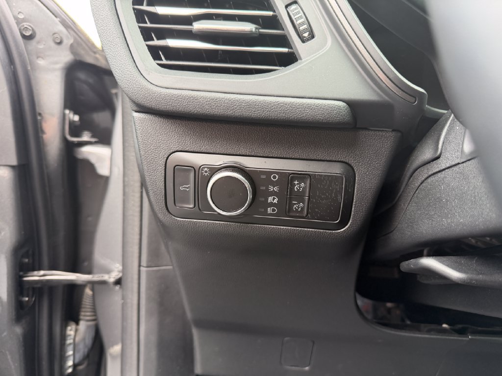 Used 2023 Ford Escape Active w/ Tech Pack #1 AWD/4WD image 17
