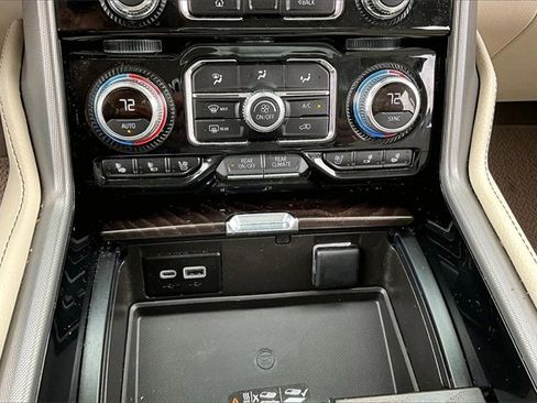 Used 2023 GMC Yukon Denali image 16