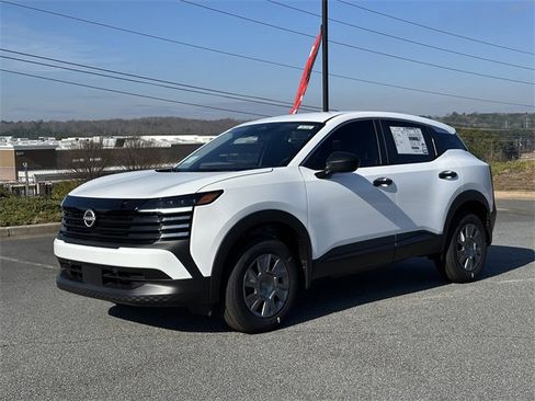 New 2026 Nissan Kicks S image 3