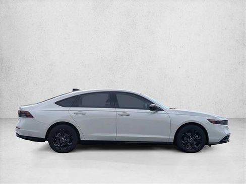 Used 2025 Honda Accord SE image 4
