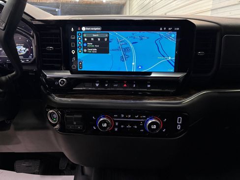 Used 2025 GMC Sierra 3500 SLE w/ SLE Value Package AWD/4WD image 18