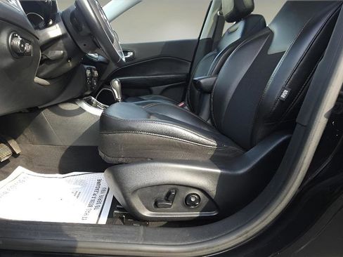 Used 2018 Jeep Compass Latitude w/ Popular Equipment Group AWD/4WD image 11