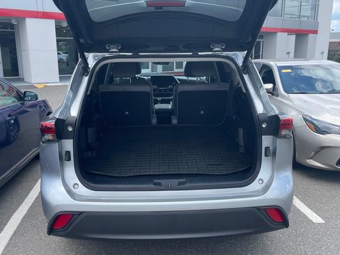 Used 2023 Toyota Highlander XLE FWD image 29