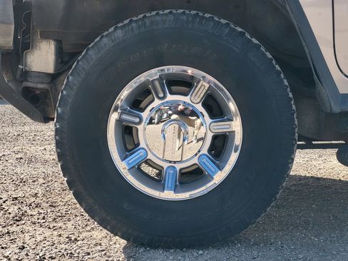 Used 2005 HUMMER H2 SUT w/ Preferred Equipment Group image 10