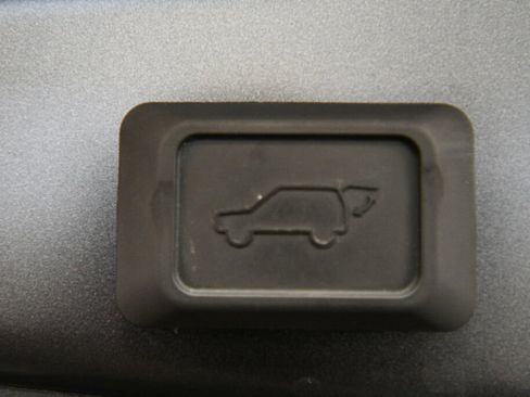 Used 2025 Toyota RAV4 XLE Premium w/ Weather Package AWD/4WD image 25