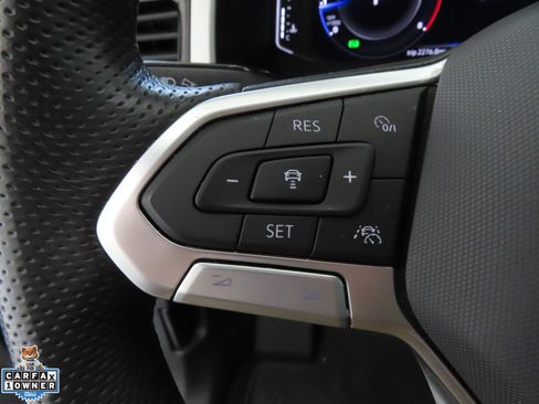 Used 2022 Volkswagen Atlas Cross Sport SEL R-Line AWD/4WD image 14