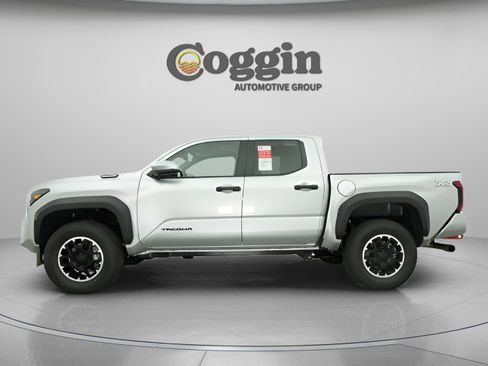 New 2025 Toyota Tacoma TRD Off-Road image 7