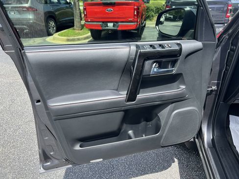 Used 2023 Toyota 4Runner TRD Off-Road Premium w/ Moonroof Package AWD/4WD image 14