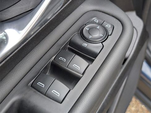 Used 2024 GMC Terrain SLE image 13