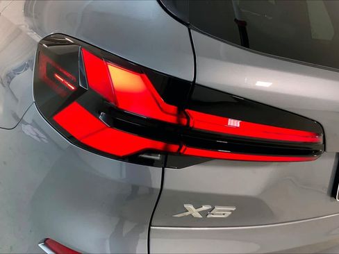 New 2026 BMW X5 xDrive50e image 14