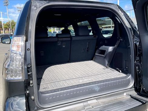 Used 2023 Lexus GX 460 Premium AWD/4WD image 18