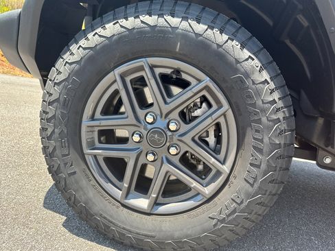 Used 2025 Jeep Wrangler Sport AWD/4WD image 13