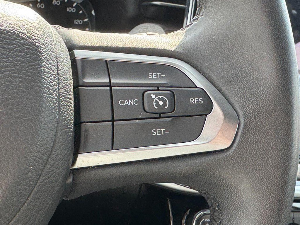 Used 2024 Jeep Compass Latitude AWD/4WD image 17