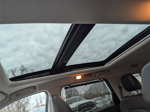 Used 2022 Nissan Pathfinder SL w/ SL Premium Package image 21