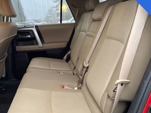 Used 2018 Toyota 4Runner SR5 Premium image 10