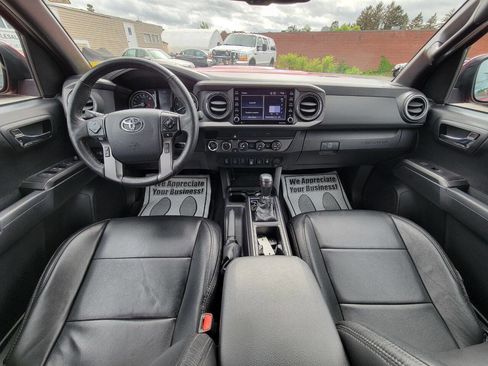 Used 2020 Toyota Tacoma 4x4 Double Cab image 10