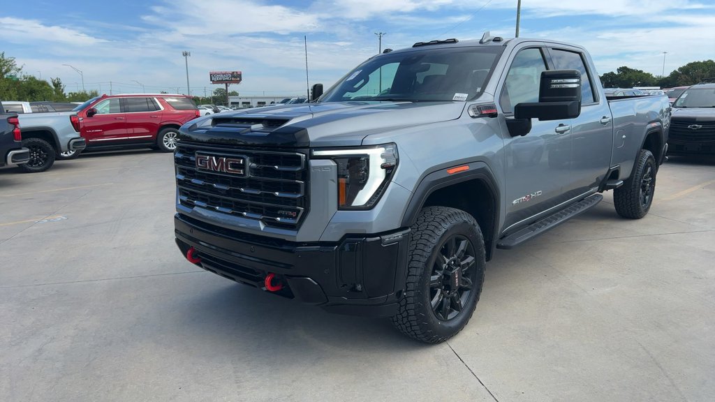 Used 2025 GMC Sierra 3500 AT4 w/ AT4 Premium Plus Package AWD/4WD image 17