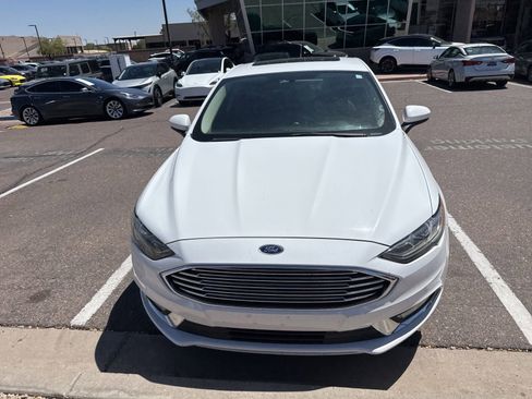 Used 2018 Ford Fusion SE w/ Equipment Group 601A FWD image 5