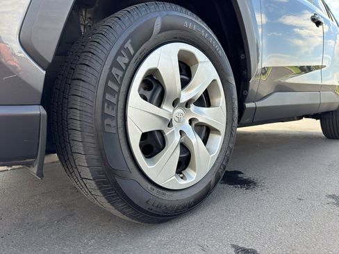 Certified 2021 Toyota RAV4 LE FWD image 21