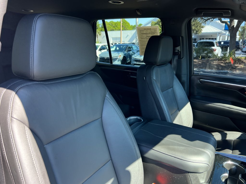 Used 2025 Chevrolet Tahoe LT w/ Comfort Package AWD/4WD image 26