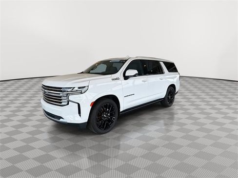 Certified 2024 Chevrolet Suburban High Country image 5