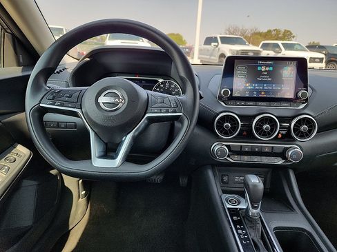 Used 2025 Nissan Sentra SV FWD image 6