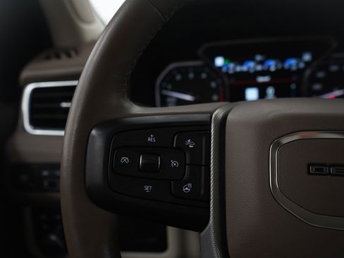 Used 2021 GMC Yukon Denali w/ Denali Premium Package image 29