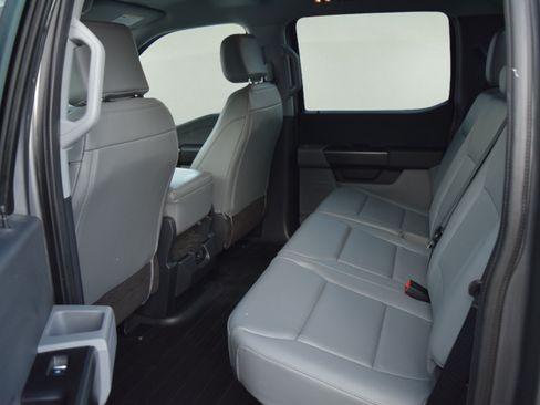 Used 2023 Ford F150 XL w/ XL Chrome Appearance Package AWD/4WD image 9